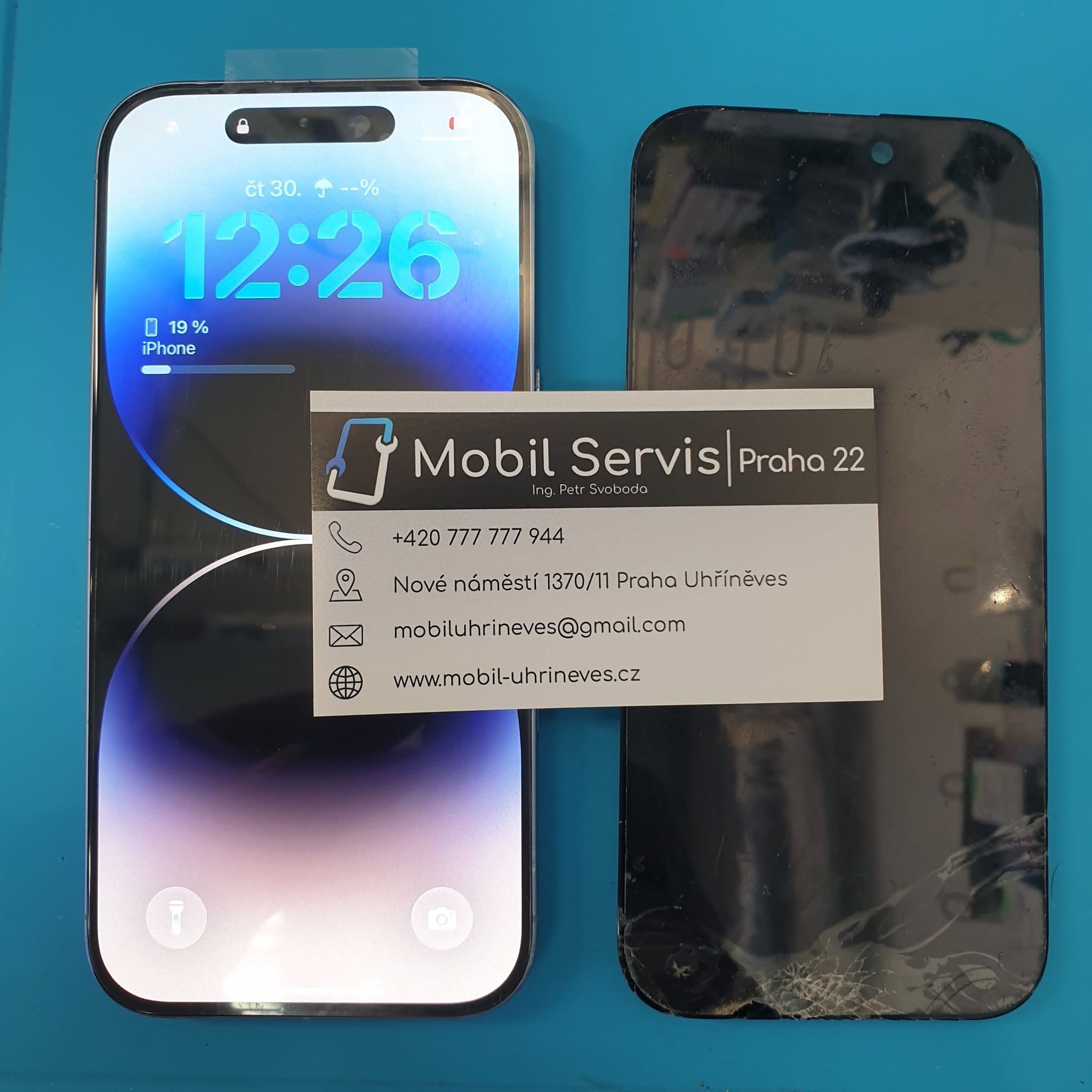 Výměna displeje iPhone 17